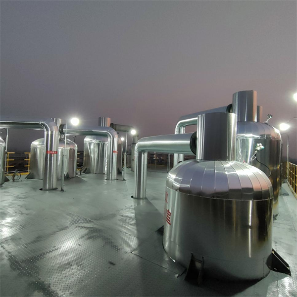 陜西某焦化濃鹽水提鹽項(xiàng)目蒸發(fā)器設(shè)備安裝現(xiàn)場